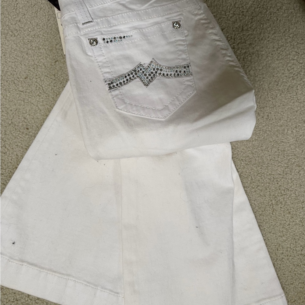 Brand new Miss Me Women's White Boot Cut flare Jeans with Embellished Pockets